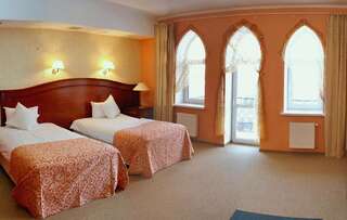 Отель Premier Hotel Shafran Сумы Классический двухместный номер с 2 отдельными кроватями-2
